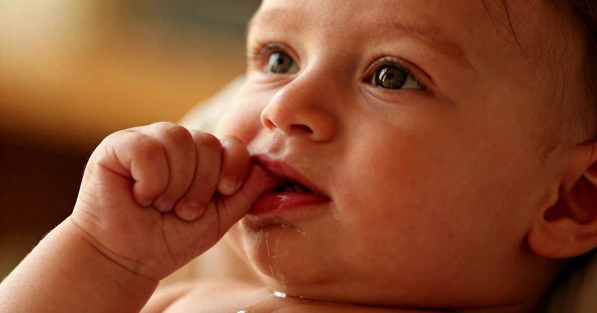 Primeros Dientes del Bebé: Síntomas, Orden y Cómo Aliviar